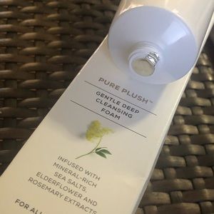 Bare Minerals cleanser